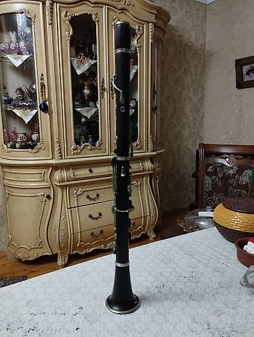 Klarnetlər: A Klarnet ( 4 açqi ) taxta Təsvir: - Qara korpus, metal klapan və — 9