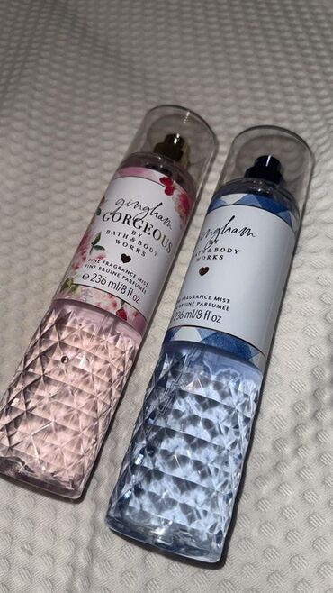 Qadın ayaqqabıları: Məhsul: Bath & Body Works “Gingham” bədən spreyləri (Fine