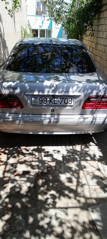 e 280: Mercedes-Benz E 280: 2.8 l | 1999 il Sedan — 2