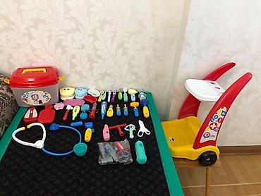 sukan oyunu: Uşaq üçün həkim temalı oyun dəsti - Rəngarəng plastik həkim alətləri — 1