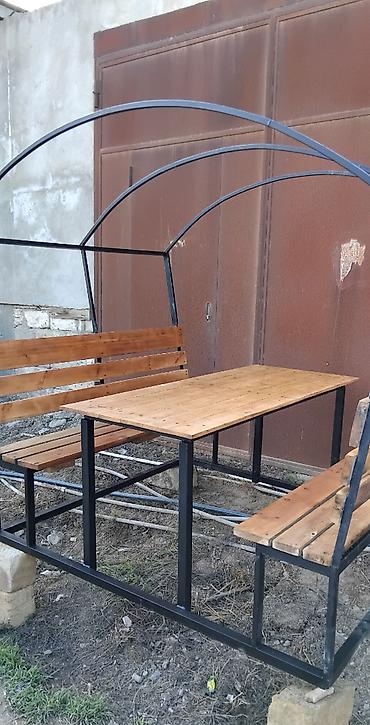 bar oturacaqlar: İşlənmiş, Dördbucaq masa, Açılmayan, Skameykalar ilə, Taxta — 1