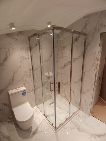Duş kabinaları, arakəsmələr: Yeni Arakəsmə, Künc üçün, Ödənişli çatdırılma — 10