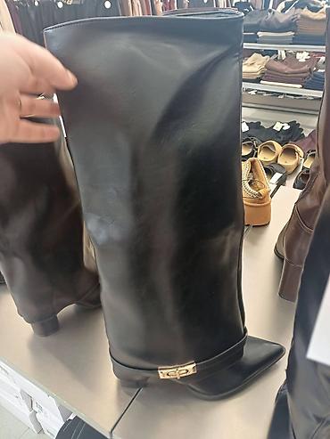 beti metlika outlet: I jos novih modela čizmi birajte. od 5500 do 7500 zavisno od modela — 9
