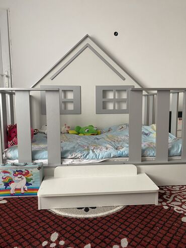 Детские кровати: Продаю домик кровать. Состояние хорошее 15000сом