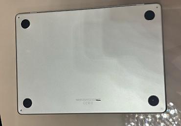 ıpad pro m1: MacBook Air M3 13” inc 8-core CPU Qiymet 2200 azn (alinib 1700$) — 3