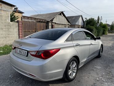 toyota matrix: Hyundai Sonata: 2010 г., 2 л, Автомат, Газ