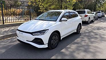 свето диоды: BYD E2: 2023 г., 0.1 л, Автомат, Электромобиль, Кроссовер — 1