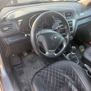 Kia: Kia Rio: 2016 г., 1.4 л, Механика, Бензин, Седан