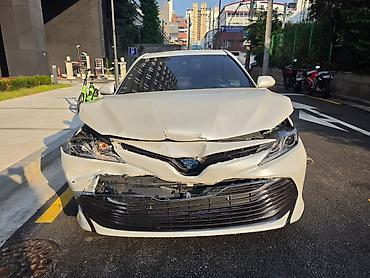 Toyota Camry: 2020 г., 2.5 л, Вариатор, Гибрид, Седан