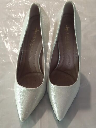 женские туфли с открытой пяткой: Brend: Dapury Model: Qadın klassik stilettosu - Rəng: İşıltılı açıq
