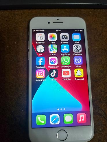 Apple iPhone: Apple iPhone 7, srebrni jako dobro ocuvan kao nov128 gbmemorija- 73% — 1