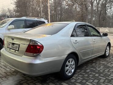 обменяю машину: Toyota Camry: 2004 г., 2.4 л, Автомат, Бензин, Седан