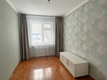 Продажа квартир: 2 комнаты, 43 м², 104 серия, 1 этаж, Косметический ремонт