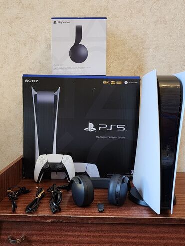 PS5 (Sony PlayStation 5): PlayStation 5 (PS5) 500GB Вместе с наушниками. Состояние новое, ни