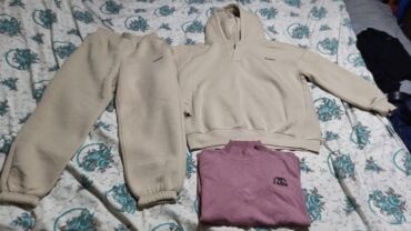 Digər qadın geyimləri: Başlıq: Salam aleykum bu qış paltar ağ rəng dəstdə 40 manat qırmızı