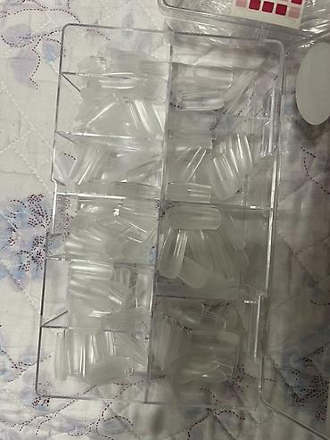 Другое оборудование для салонов красоты: Набор для маникюра В комплекте: - УФ/LED лампа SUN 5. - — 6