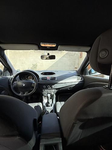 Renault: Renault Megane III, gümüş rəngli hetçbek. Texniki xüsusiyyətlər və — 6