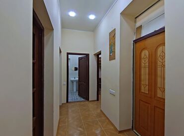 Uzunmüddətli kirayə mənzillər: 2 otaqlı mənzil – işıqlı və səliqəli planlama - Geniş dəhliz: tavan — 1