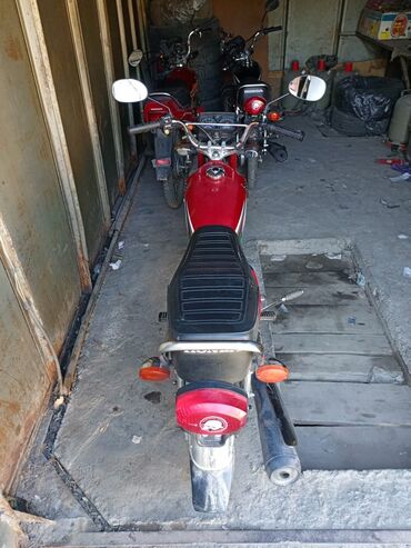 Мотоциклдер жана мопеддер: HONDA CG 125 cc for sale condition 10/10 
 negotiable