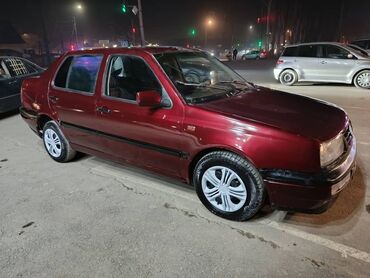 Volkswagen: Volkswagen Vento: 1993 г., 1.8 л, Механика, Бензин, Седан — 2