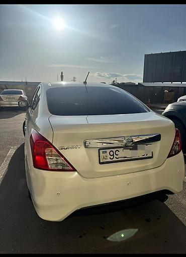 mercedes 208 d: Nissan Sunny: 1.5 l | 2014 il Sedan — 3