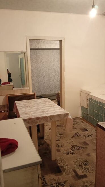 квартира дом кара балта: 50 м², 2 комнаты, Старый ремонт Кухонная мебель