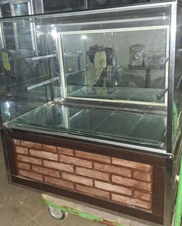 Soyuducu vitrinləri: Shirniyyat vitrin soyuducu 800 Azn. Eni 1.15, derinlik 70sm, hundurluk
