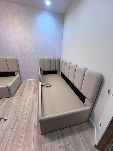 sofa: Угловая кровать-диван с мягким изголовьем и боковинами - Формат — 1