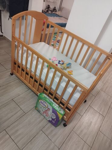 krevetac za bebe igracka: Unisex, Upotrebljenо, bоја - Bež