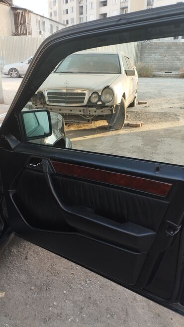 Mercedes-Benz: Mercedes-Benz W124: 1990 г., 2.3 л, Механика, Бензин, Седан — 5