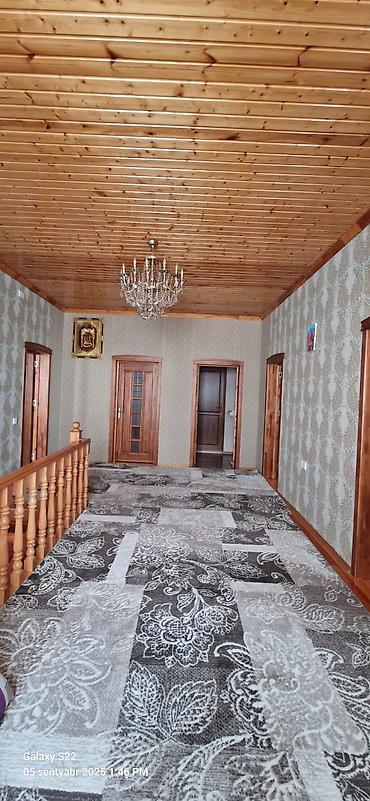 Həyət evləri və villaların satışı: Satılır: həyət evi və əlavə tikili - İki mərtəbəli ağ rəngli həyət — 29