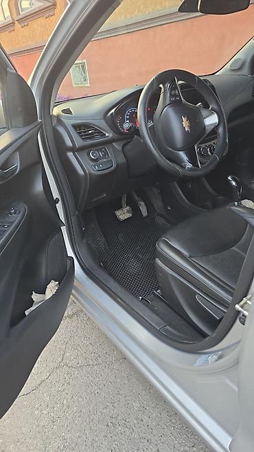 аренда hyundai porter ош: Chevrolet Spark: 2017 г., 1.1 л, Автомат, Бензин, Седан — 4
