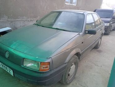 продажа спецтехники бу: Volkswagen Passat: 1988 г., 1.8 л, Механика, Бензин