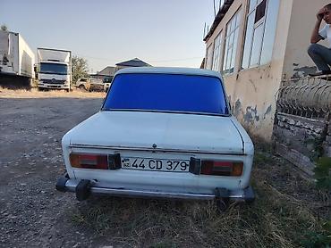 VAZ (LADA): VAZ 2106, ağ rəngli sedan Xüsusiyyətlər: - Kuzov: 4 qapılı sedan, ağ — 10