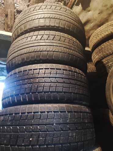 Шины: Шины 235 / 50 / R 18, Зима, Б/у, Комплект, Легковые, Япония, Bridgestone