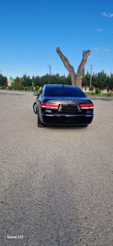 Hyundai: Hyundai Sonata sedan – qara rəng, 4 qapı, arxa ötürücülük anteni — 7