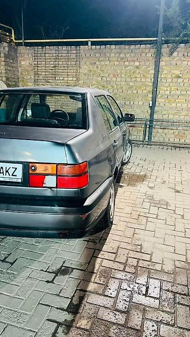 морда венто: Volkswagen Vento: 1994 г., Механика, Седан — 3