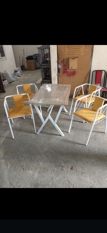 ustol ustul: Mətbəx üçün, Açılmayan, Kvadrat masa, 4 stul