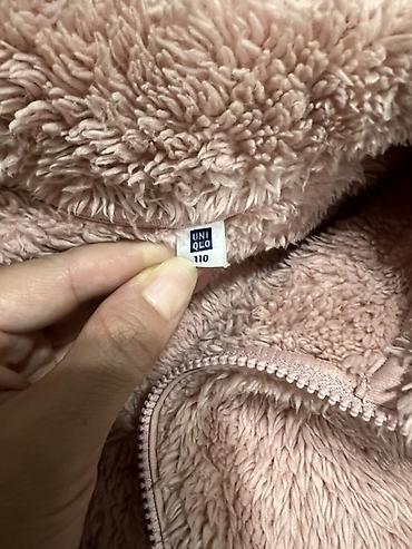 шерпа: Детская флисовая кофта UNIQLO, размер 110. - Модель: мягкий плюшевый — 2