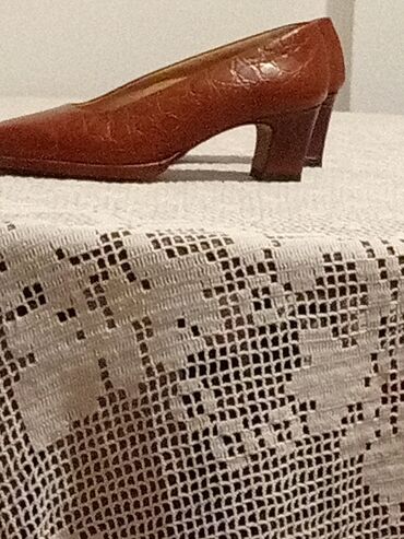 Salonke: Salonke, 37 — 15