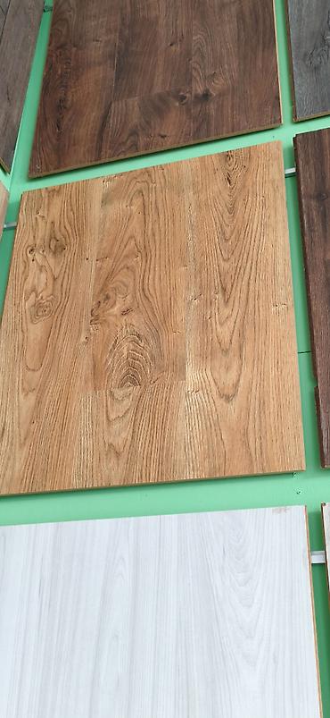 laminant: Laminat döşəmə panelləri – taxta teksturalı dekorlar - Ölçü: iri — 1