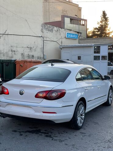 Volkswagen: Volkswagen Passat CC – ağ rəngli, zərif 4 qapılı kupe-sedan. Xarici — 18