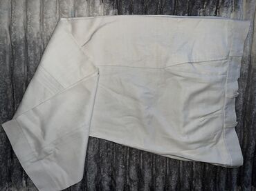 Ətəklər: Qara ətək dəsti - 2 ədəd ətək: biri klassik düz kəsimli qara ətək — 10