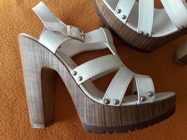 grubin zenske sandale: Sandals, 39