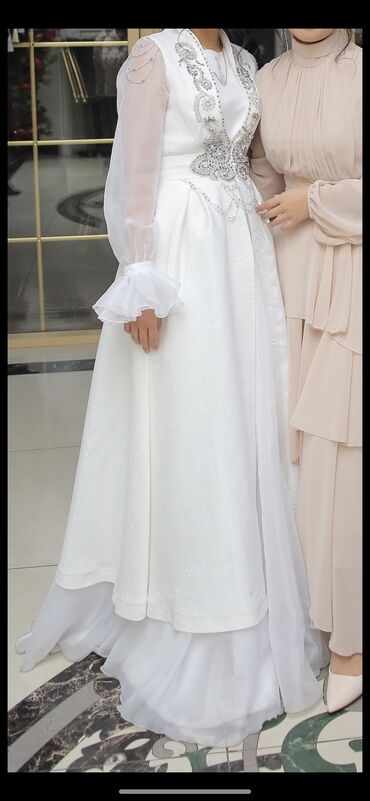 Свадебные платья: Продаю национальное платье Чепкен с поясом с ручной вышивкой и платье