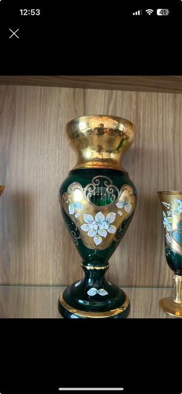 Vazalar: Bir vaza, Bogem şüşəsi