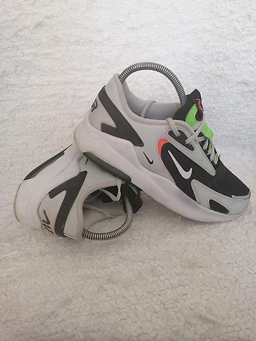 Patike: NIKE AIR MAX patike br 39, dužina unutrašnjeg gazišta 24,5 cm. Slanje — 11