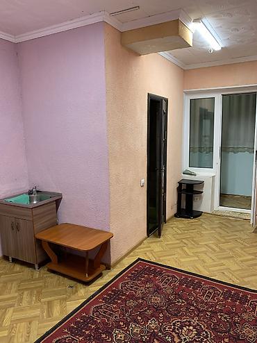 Долгосрочная аренда квартир: Сдаю 2-комн. в цокольном помещении, вход отдельный под квартиру — 4