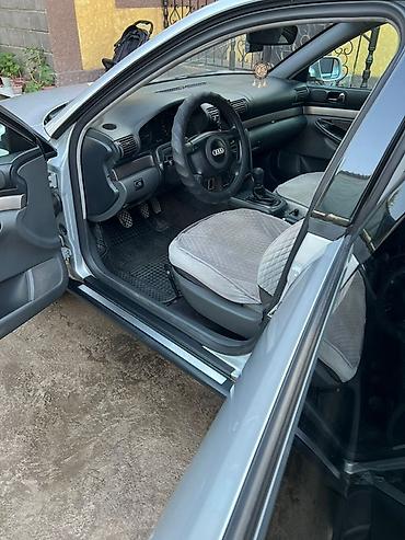 Audi: Audi A4: 2000 г., 1.6 л, Механика, Бензин, Седан — 10