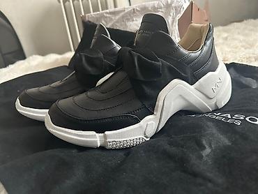 Кроссовки и спортивная обувь: Кроссовки, 38.5, Skechers, Б/у, цвет - Черный, Самовывоз at lalafo.kg — 1 Кроссовки и спортивная обувь: Кроссовки, 38.5, Skechers, Б/у, цвет - Черный, Самовывоз — 1